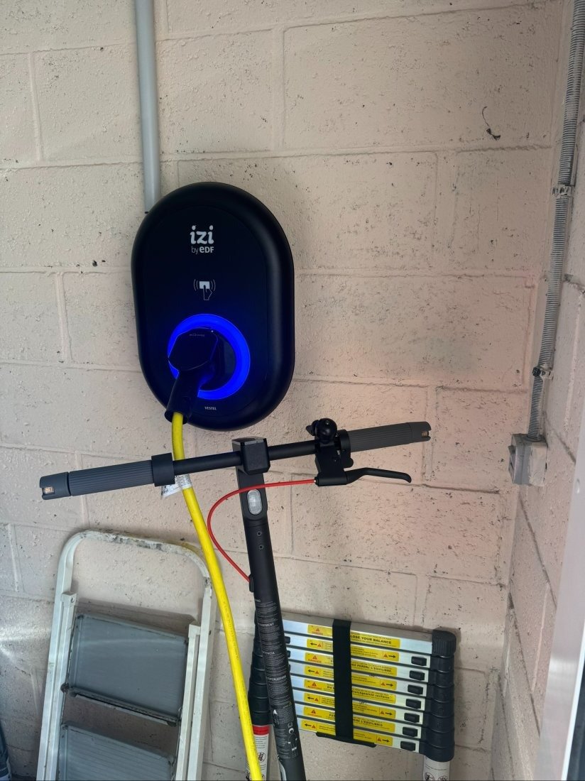 Borne de recharge électrique